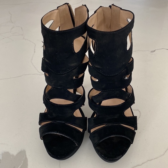 Charlotte Russe Faux Suede Heels - Picture 2 of 9